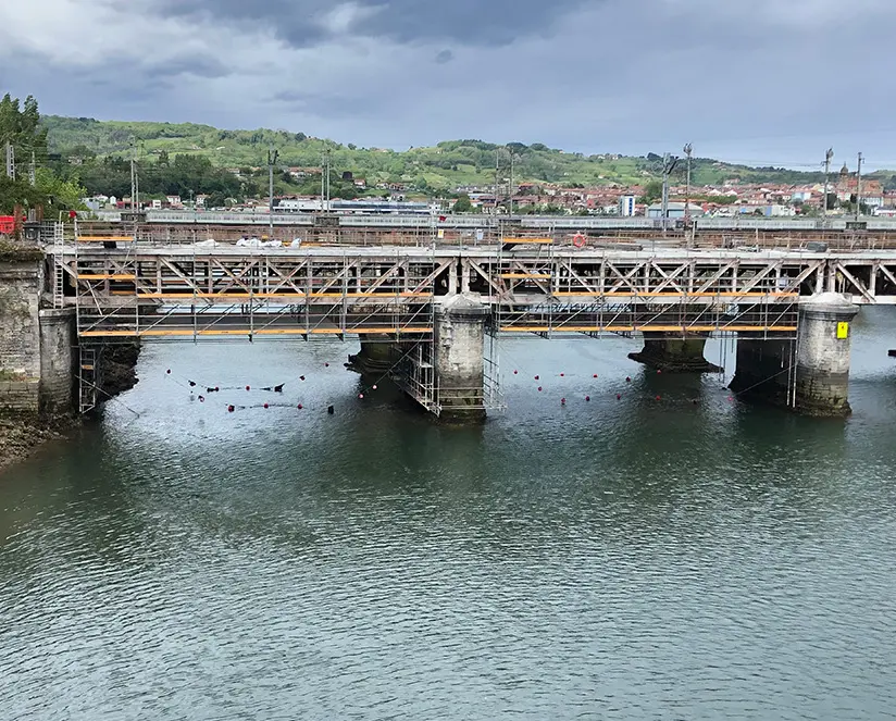 Andamios obra civil puente Irun